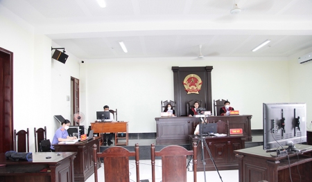Viện Kiểm sát nhân dân tỉnh phối hợp cùng Tòa án nhân dân tỉnh Bình Phước xét xử phiên tòa trực tuyến