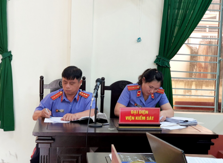 Viện trưởng Viện Kiểm sát nhân dân thị xã Bình Long trực tiếp thực hành quyền công tố, kiểm sát xét xử vụ án hình sự