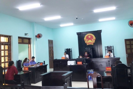 Viện kiểm sát nhân dân huyện Phú Riềng phối hợp với Tòa án cùng cấp tổ chức phiên tòa rút kinh nghiệm xét xử vụ án dân sự “Tranh chấp hợp đồng đặt cọc”