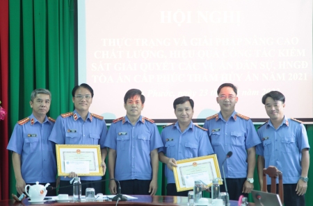 Viện kiểm sát nhân dân tỉnh Bình Phước tổ chức hội nghị tổng kết cuộc thi: “Xây dựng bản phát phát biểu của kiểm sát viên tại phiên tòa sơ thẩm dân sự” và triển khai chuyên đề nghiệp vụ