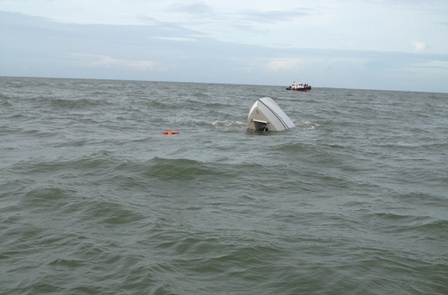Hình ảnh vụ chìm tàu tại vùng biển Cần Giờ xảy ra ngày 02/8/2013. Ảnh: Internet.